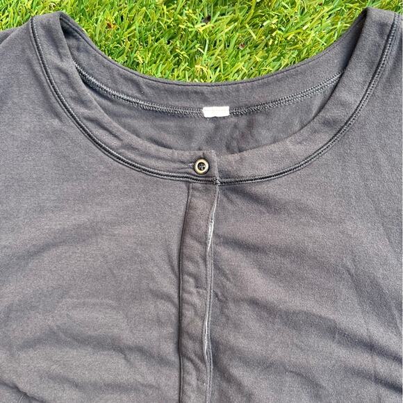 Lululemon Urbanite Henley Long Sleeve Athletic Soft Shirttail Pleated Shirt 6 - Picture 3 of 11